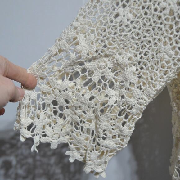 Rabbit Rabbit Rabbit Designs Cream Floral Crochet Top Size Large - Picture 3 of 7